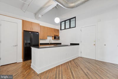 /international/us/200-lincoln-avenue-phoenixville-pa-110100359341/