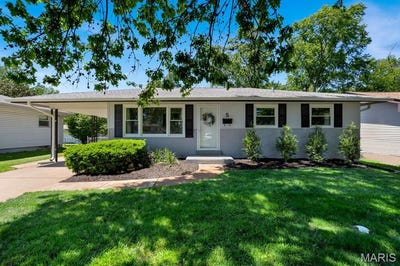/international/us/5-manor-drive-florissant-mn-110107992533/