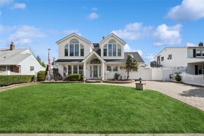 /international/us/63-stone-lane-levittown-ny-110110296941/