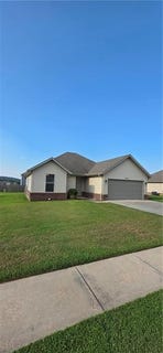 /international/us/1441-general-parson-drive-prairie-grove-ar-110107958357/