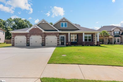/international/us/425-castleford-place-simpsonville-sc-110119763831/