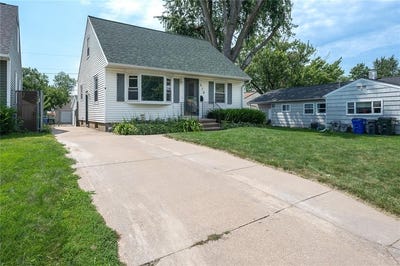 /international/us/619-41st-street-ne-cedar-rapids-ia-110101458775/