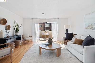 /international/us/3161-birmingham-dr-richmond-ca-110106154837/