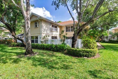 /international/us/8142-bridgewater-court-lake-clarke-shores-fl-110107072159/