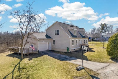/international/us/110-sarahs-way-middlebury-vt-110107226153/