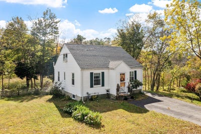 /international/us/11-barker-st-danvers-ma-110120453900/