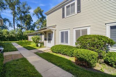 /international/us/1180-cove-drive-prospect-heights-il-110109054134/