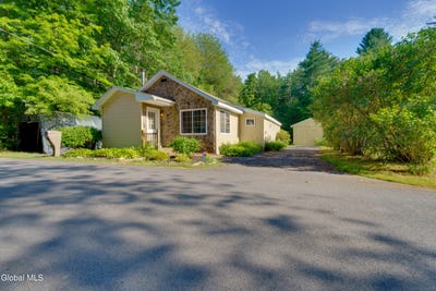 /international/us/5-lincoln-avenue-schodack-ny-110100836053/