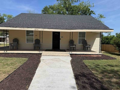 /international/us/445-arch-street-spartanburg-sc-110107654741/