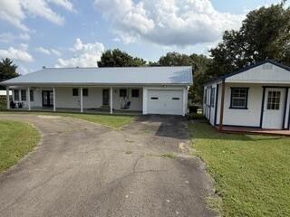 /international/us/1333-mount-eden-road-russell-springs-ky-110108795033/