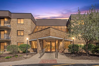 /international/us/5600-astor-lane-rolling-meadows-il-110107630371/