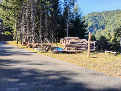 /international/us/197-207-ridge-road-shelter-cove-ca-110102283178/