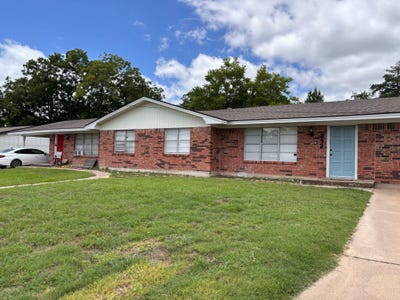 /international/us/290-n-barker-street-stephenville-tx-110119579424/