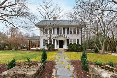 /international/us/301-hillsborough-street-chapel-hill-nc-110105856841/