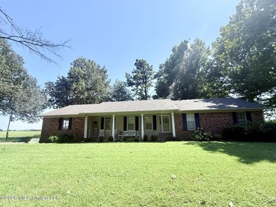 /international/us/8807-newell-road-lake-cormorant-ms-110109888982/