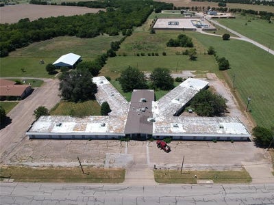 /international/us/1108-w-kilpatrick-street-cleburne-tx-110105525874/