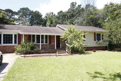 /international/us/504-greenbriar-drive-jacksonville-nc-110104849788/