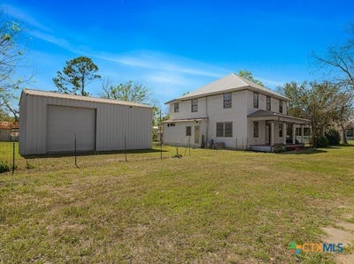 /international/us/205-hubbard-street-yoakum-tx-110106732341/