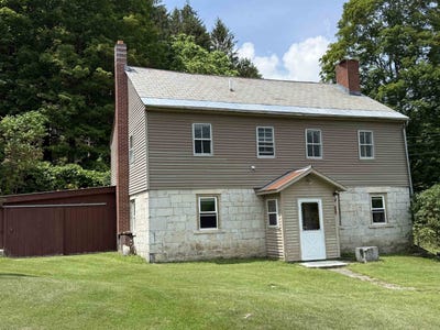 /international/us/622-south-main-street-danby-vt-110096444440/