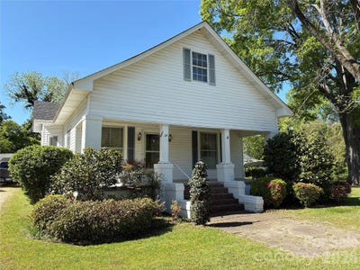 /international/us/114-hampton-street-chester-sc-110120513375/