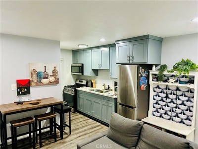 /international/us/1311-e-pacific-coast-wilmington-ca-110099814039/
