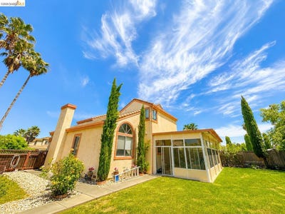 /international/us/1039-fennie-ct-suisun-city-ca-110108636598/