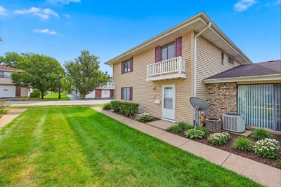 /international/us/18-eastham-court-schaumburg-il-110119987517/