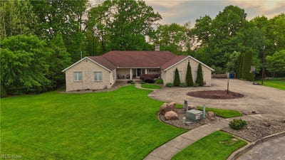 /international/us/1751-squaw-creek-drive-girard-oh-110108392343/