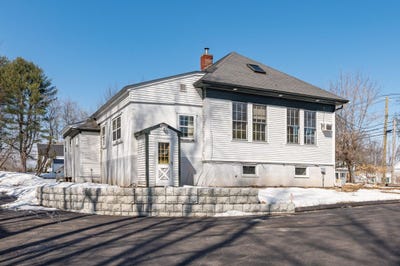 /international/us/27-ossipee-trail-e-standish-me-110103188747/