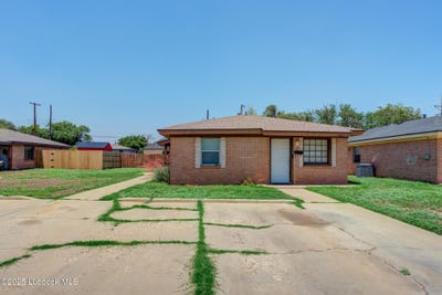 /international/us/2304-40th-street-lubbock-tx-110100240771/