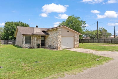 /international/us/609-aspen-lane-cottonwood-shores-tx-110100056121/