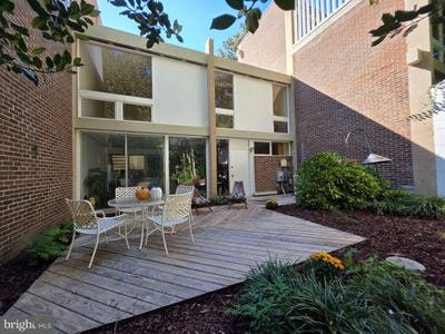 /international/us/11545-maple-ridge-road-reston-va-110120080227/