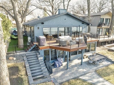 /international/us/1001-oak-place-milford-ia-110098935340/
