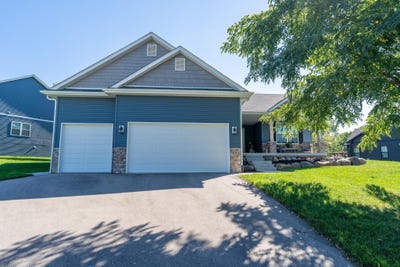 /international/us/636-greenway-point-drive-janesville-wi-110110364122/