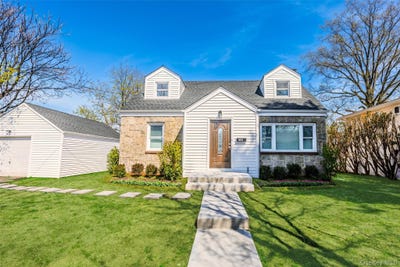 /international/us/266-covert-street-westbury-ny-110107311725/