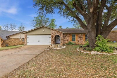 /international/us/1404-mimosa-street-cleburne-tx-110106755787/