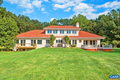 /international/us/8540-taylor-creek-rd-afton-va-110102139081/
