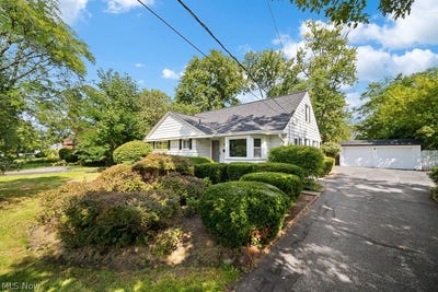 /international/us/4697-canterbury-road-north-olmsted-oh-110119883530/