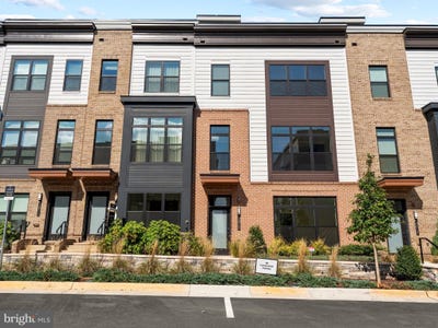 /international/us/2015-tysons-ridgeline-road-falls-church-va-110108178860/