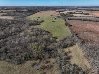 /international/us/read-road-pleasanton-ks-110099540758/