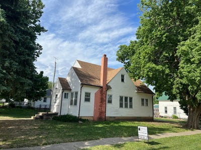 /international/us/902-redick-ave-creighton-ne-110108426773/