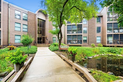 /international/us/8441-irwin-road-bloomington-mn-110110382232/