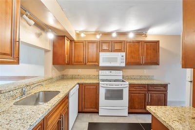 /international/us/2157-nw-37th-coconut-creek-fl-110097280405/