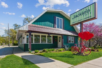 /international/us/801-w-buffalo-street-new-buffalo-mi-110091612672/