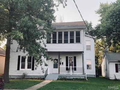 /international/us/311-w-chester-street-pinckneyville-il-110105361467/