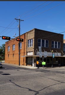 /international/us/102-quitman-street-pittsburg-tx-110108282929/