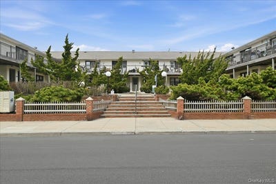 /international/us/65-w-broadway-long-beach-ny-110106932022/
