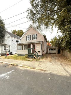 /international/us/16-rangeley-place-rumford-me-110103658979/