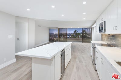 /international/us/4265-marina-city-drive-marina-del-rey-ca-110109586904/