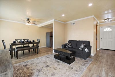 /international/us/942-5th-street-vallejo-ca-110106956834/